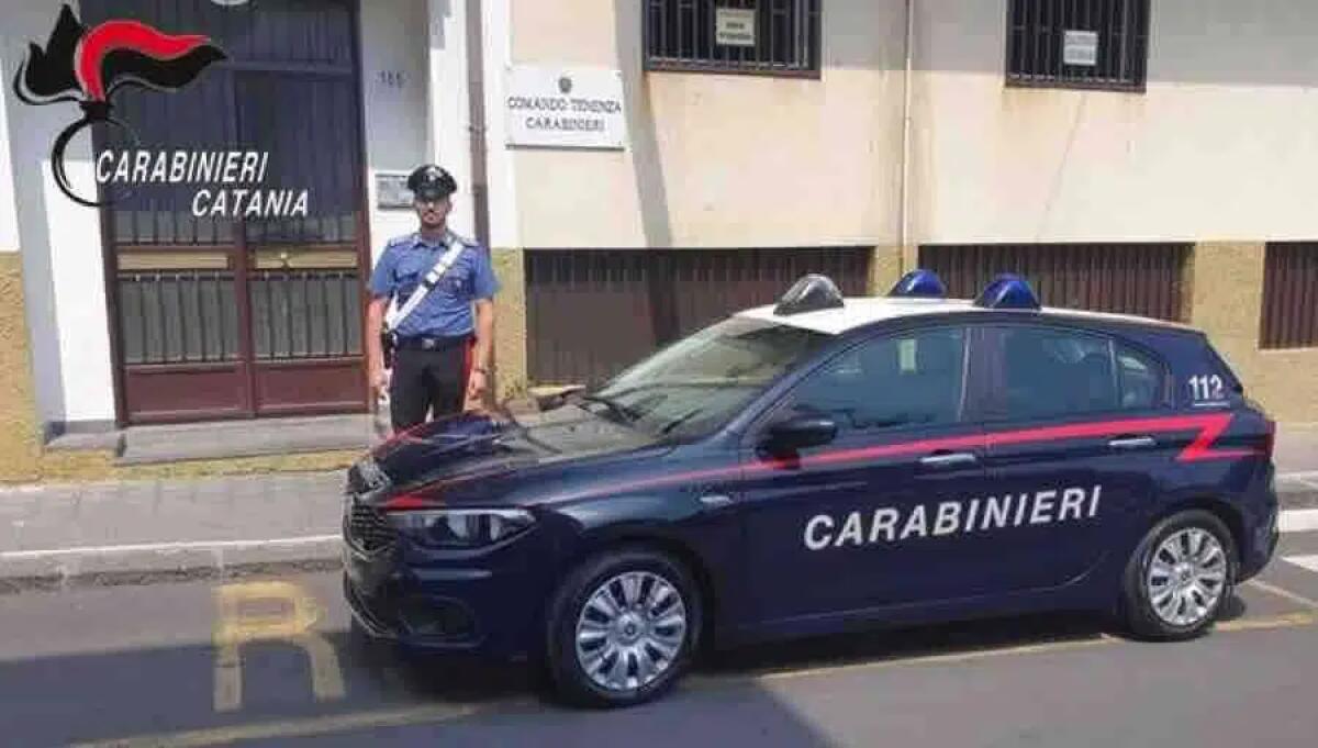 MISTERBIANCO: RUBANO PROFUMI E CAPI D’ABBIGLIAMENTO AL CENTRO COMMERCIALE, 2 ARRESTI - 