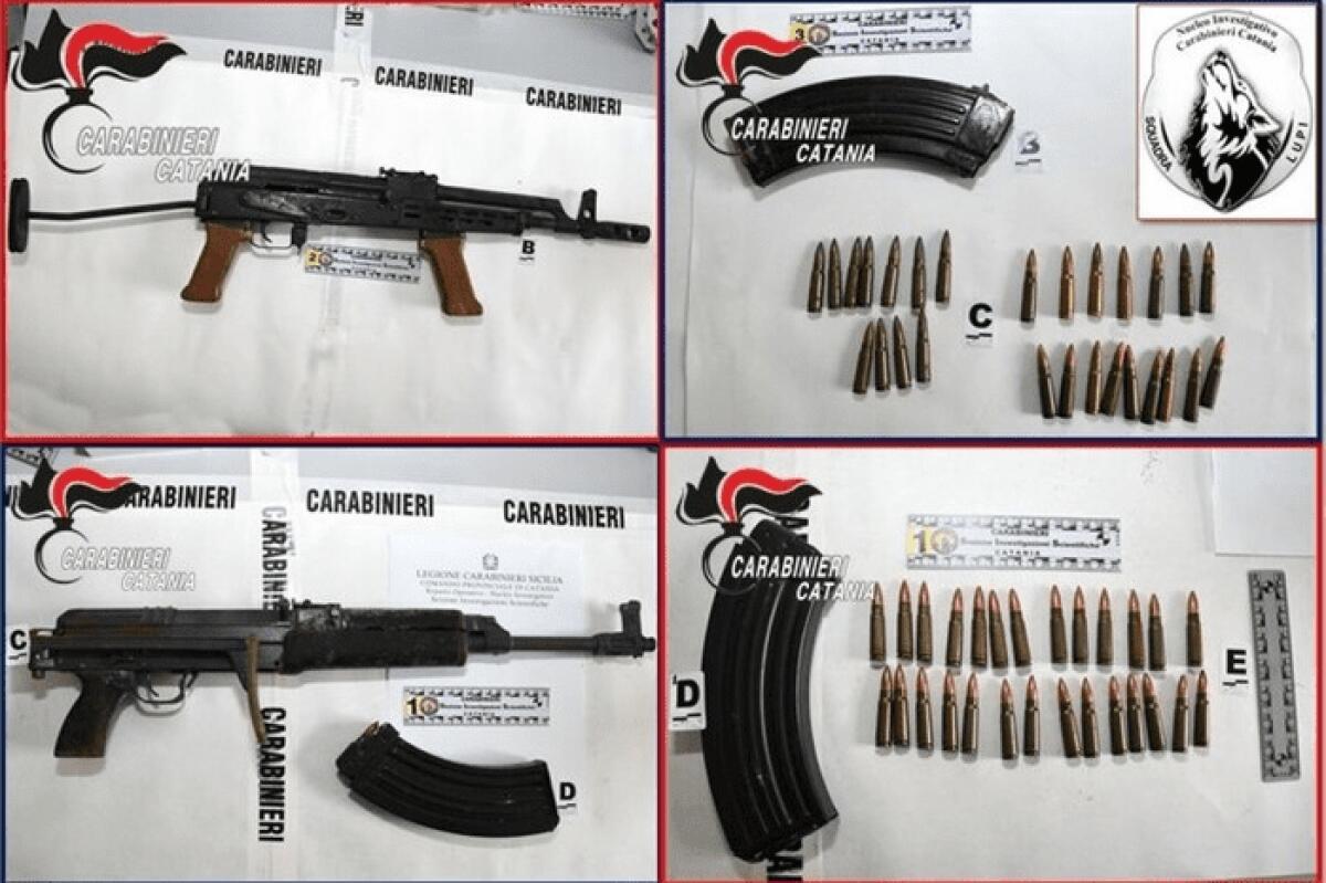 UN ARSENALE DI ARMI E DROGA NEL SOTTOSCALA DI UN PALAZZO A CATANIA - 