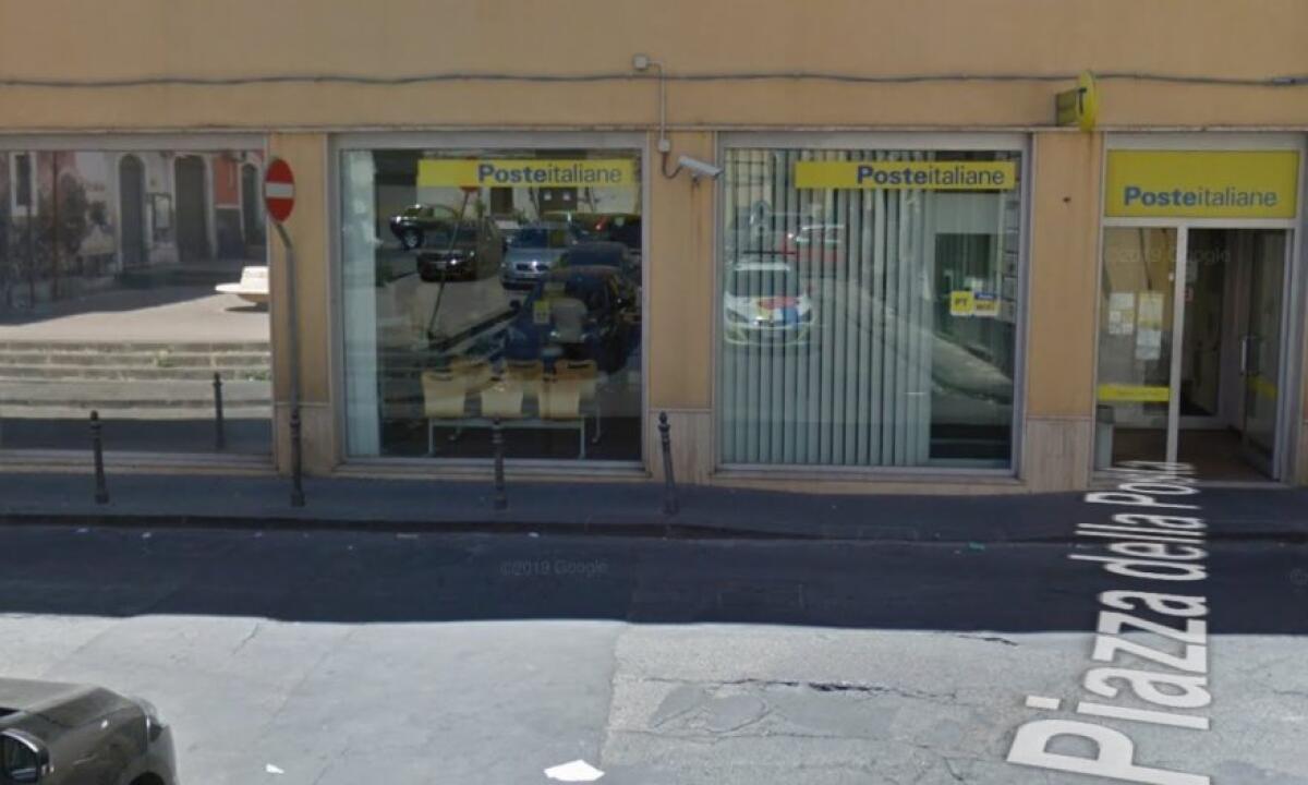 PATERNÒ. VA IN ESCANDESCENZA E FERISCE UNA DIPENDENTE DELLE POSTE DI VIA TEATRO - 