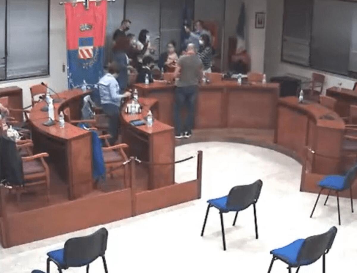 SORTINO. FALSIFICA IL SORTEGGIO PER I REVISORI, VIDEO INCASTRA SINDACO - 