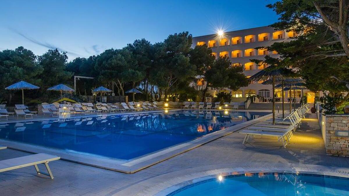 BOLLETTA DA 500MILA EURO CHIUDE STORICA CATENA DI HOTEL DEL SALENTO: «NON CI SONO PIÙ MARGINI DI PROFITTO» - 