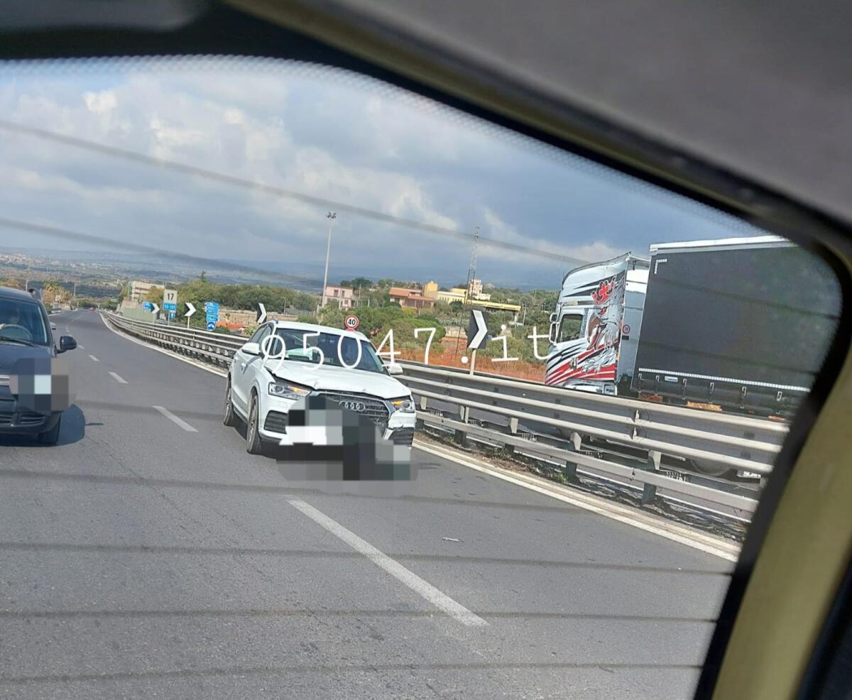 INCIDENTE SULLA SS121 NEI PRESSI DELLO SVINCOLO PATERNÒ - 