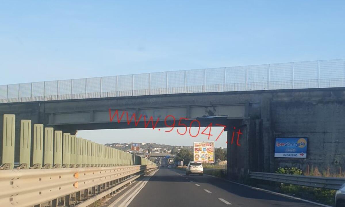 IL CAVALCAVIA SULLA SS 121 CHIUSO  PER ALMENO ALTRI 20 GIORNI - 