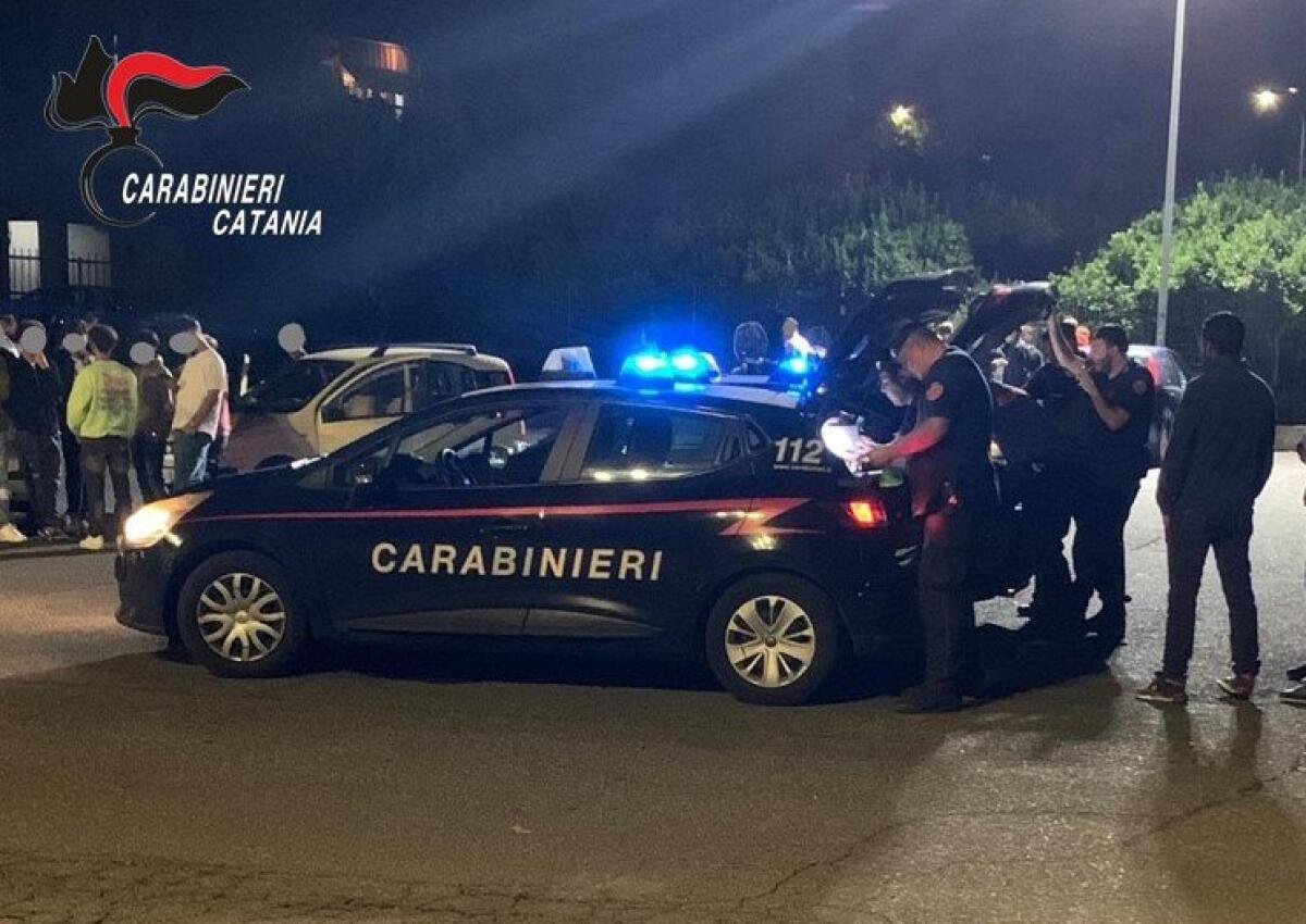 PATERNO': SERVIZI DI CONTROLLO DELLA "MOVIDA"  : IDENTIFICATE 62 PERSONE E 5 GIOVANI SEGNALATI PER POSSESSO DI STUPEFACENTI - 