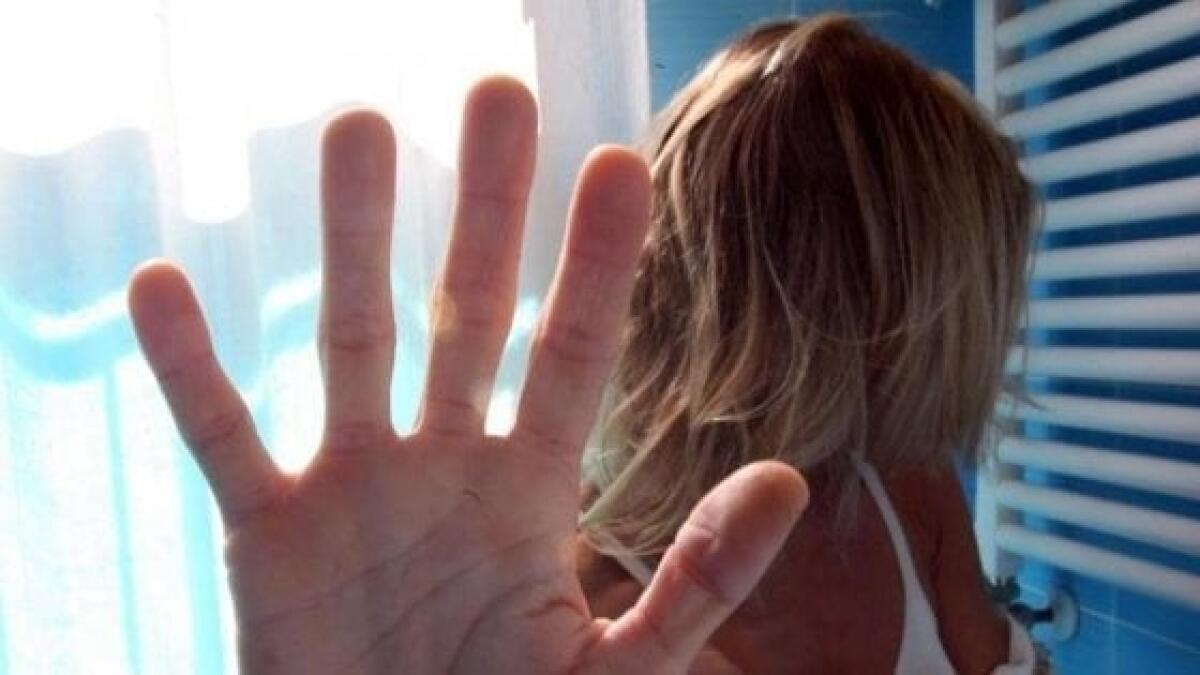 CATANIA. COSTRINGE LA COMPAGNA A PROSTITUIRSI PER AVERE I SOLDI DELLA DROGA: ARRESTATO - 