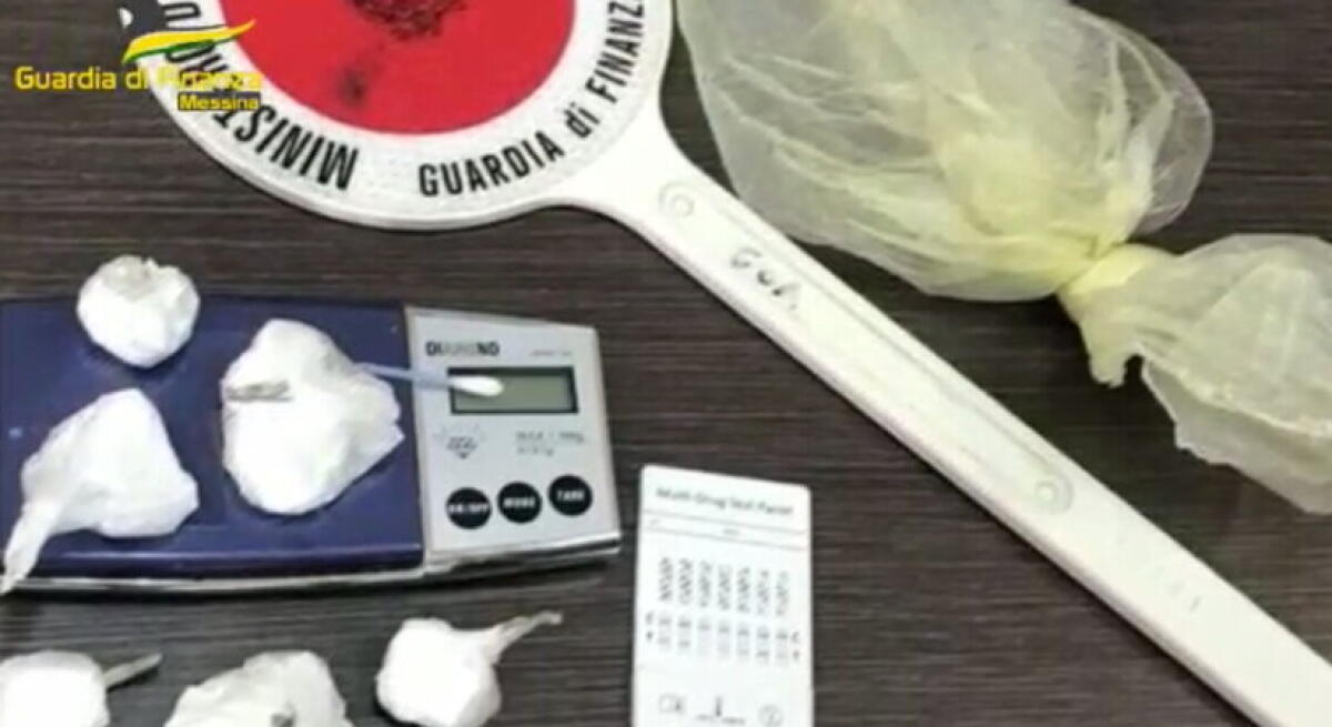 BLITZ CONTRO UOMINI VICINI AI CLAN  LAUDANI, CINTORINO E CAPPELLO: DROGA TRA NAXOS E TAORMINA. 16 ARRESTI - 