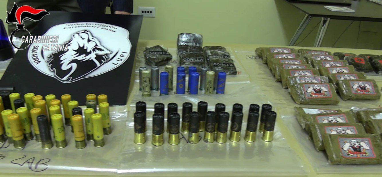 CATANIA. SCOPERTO UN ARSENALE E SEI CHILI DI HASHISH, UN ARRESTO