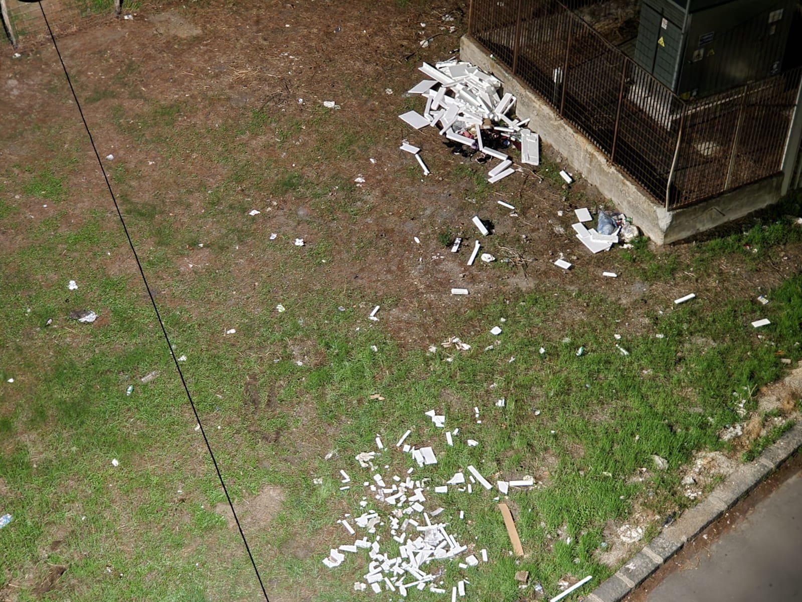 PATERNO’: SEGNALAZIONI DI RIFIUTI E SIRINGHE ABBANDONATI