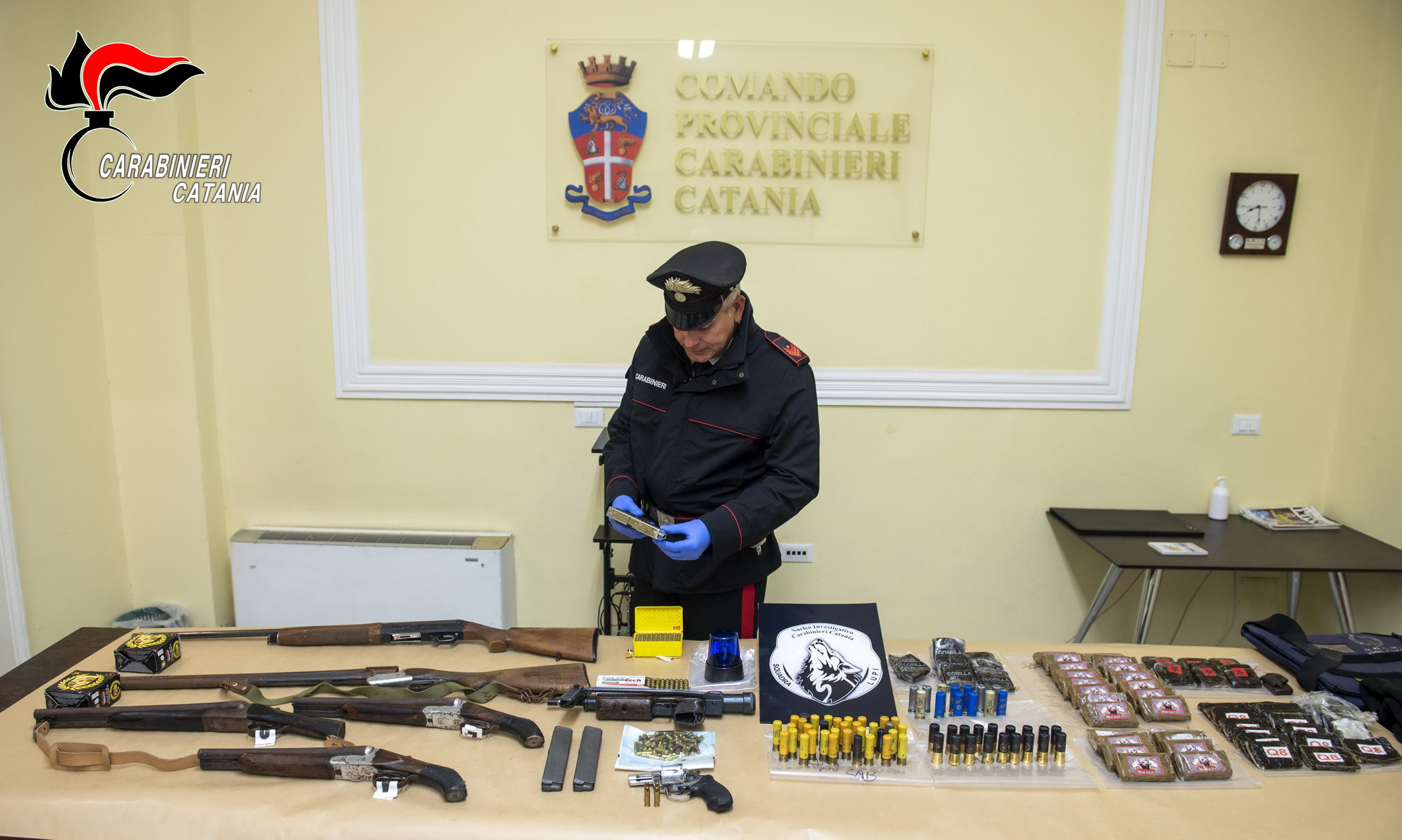 CATANIA. SCOPERTO UN ARSENALE E SEI CHILI DI HASHISH, UN ARRESTO