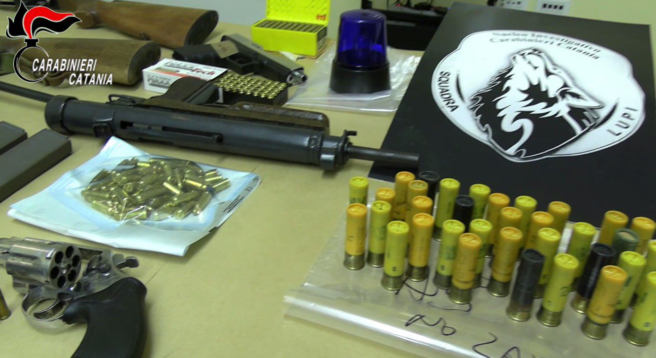 CATANIA. SCOPERTO UN ARSENALE E SEI CHILI DI HASHISH, UN ARRESTO