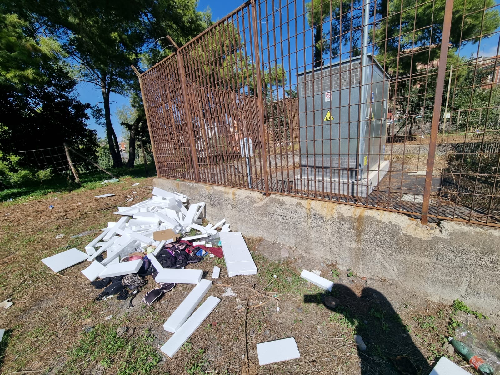 PATERNO’: SEGNALAZIONI DI RIFIUTI E SIRINGHE ABBANDONATI