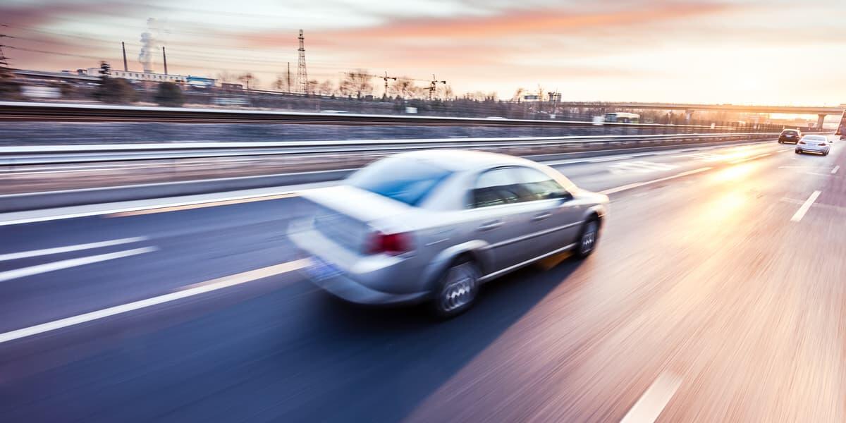 A 200 KM/H CON LA 500 RUBATA SULLA CATANIA PALERMO, LA POLIZIA SIMULA INCIDENTE E LO FERMA - 