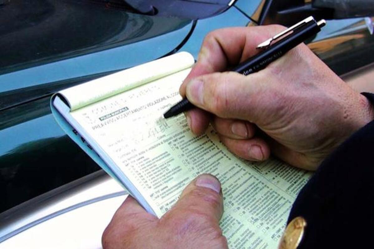 CATANIA. DIABETICO, PER EVITARE LA MULTA, SI BEVE 2 SUCCHI DI FRUTTA IN MODO DA FAR SALIRE LA GLICEMIA E FARSI ACCOMPAGNARE IN OSPEDALE. - 