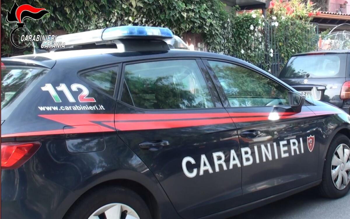 CATANIA. SORPRESO A CONVERSARE CON I VICINI ALL’ESTERNO DELLA PROPRIA ABITAZIONE: ARRESTATO UN 48ENNE PER EVASIONE - 
