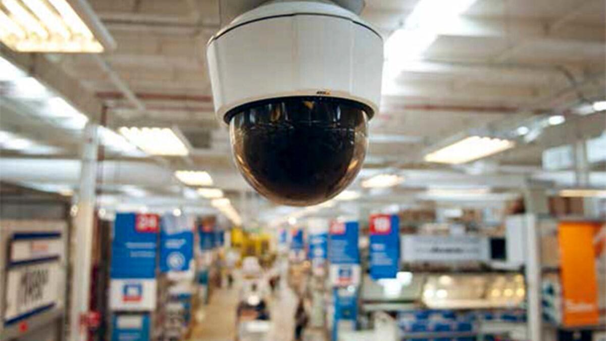 BRONTE. TELECAMERE ALL’INTERNO DEI LOCALI DELL’ATTIVITÀ DI RISTORAZIONE, DENUNCIATO - 