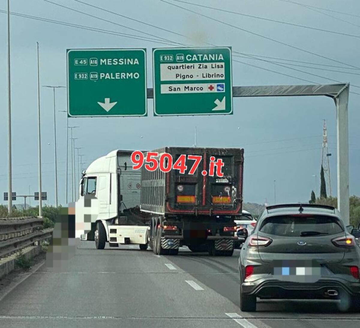 CAMION DI TRAVERSO SULLA TANGENZIALE,  CODE - 