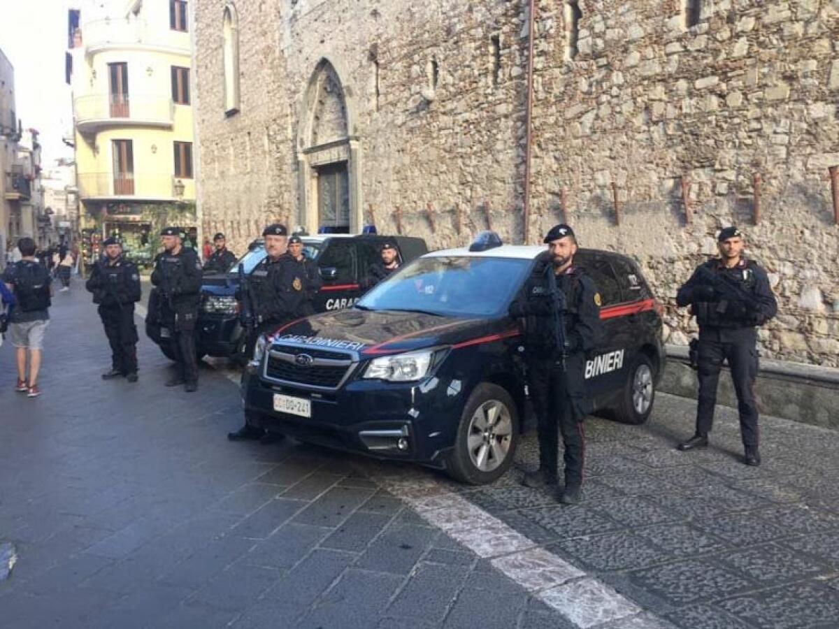 TAORMINA. CERCANO DI RUBARE UNO SCOOTER, ARRESTATI DUE MINORI DELLA PROVINCIA DI CATANIA - 