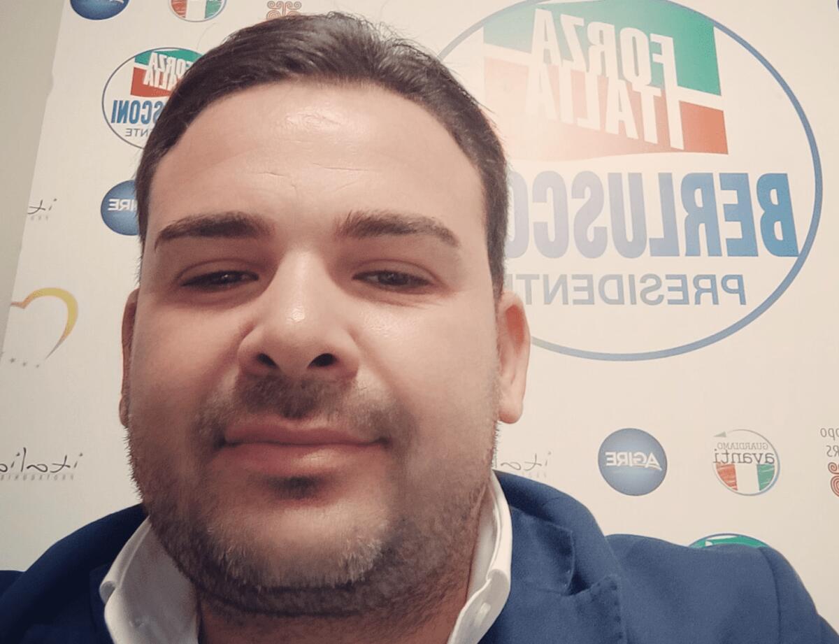 PATERNO'. IL CONSIGLIERE RUSSO ADERISCE A FORZA ITALIA - 