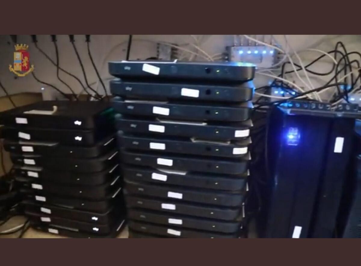 CATANIA. MAXIOPERAZIONE CONTRO STREAMING ILLEGALE: COINVOLTI OLTRE 900.000 UTENTI CON PROFITTI DI MILIONI DI EURO - 