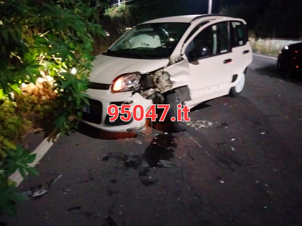 VIOLENTO SCONTRO TRA DUE AUTOVETTURE A BELPASSO - 