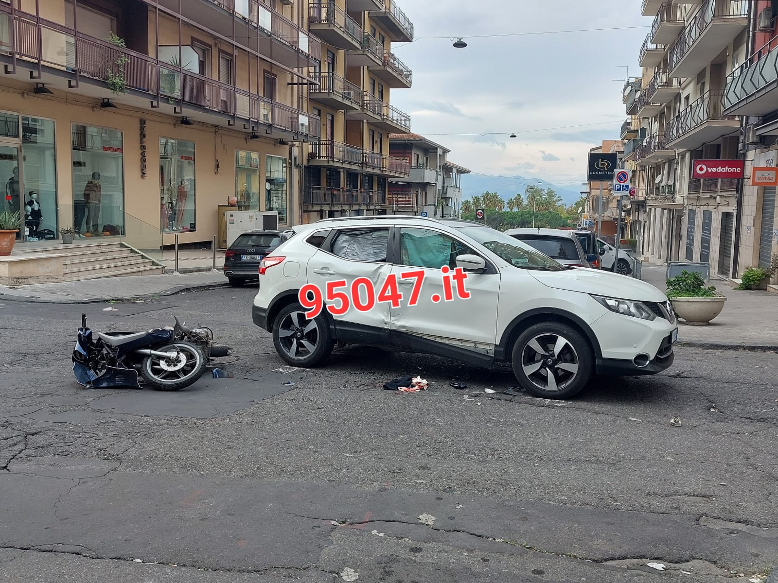 PATERNÒ. GRAVISSIMO INCIDENTE IN VIA BELLIA. INTERVENTO DELL’ELISOCCORSO
