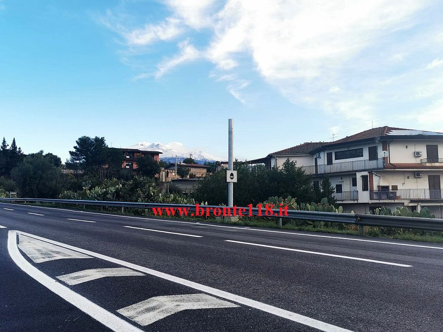 PATERNO': SMONTATO L'AUTOVELOX SULLA SS 284 PER FINE CONVENZIONE, MA NE ARRIVANO DI NUOVI - LE FOTO