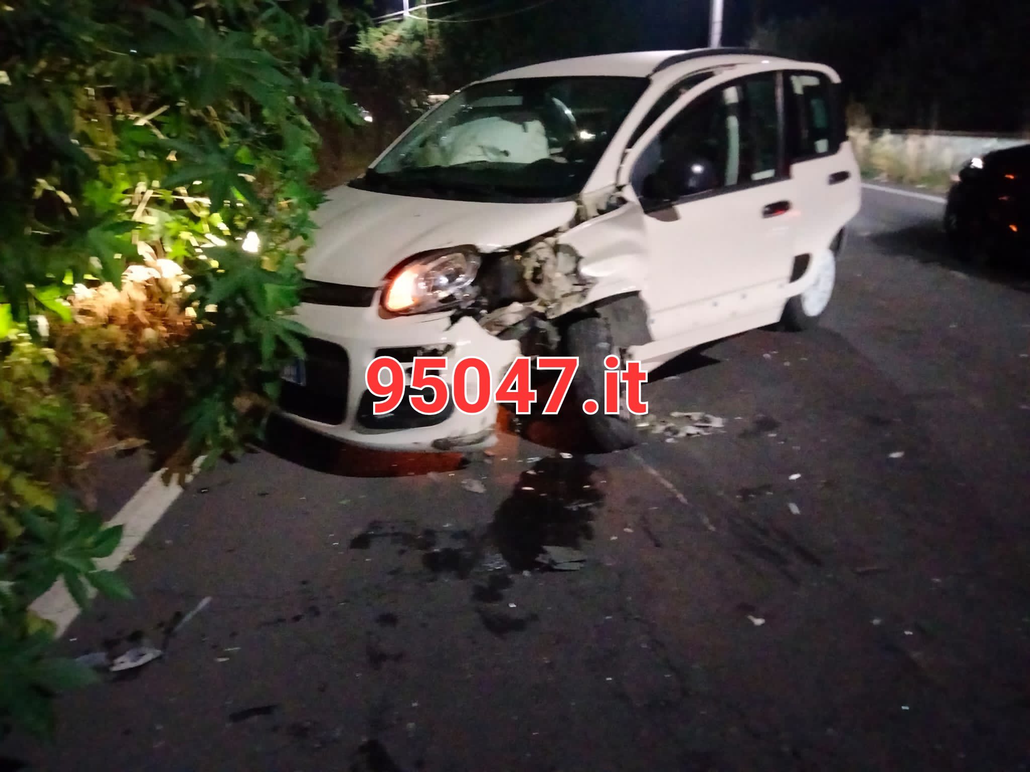 VIOLENTO SCONTRO TRA DUE AUTOVETTURE A BELPASSO