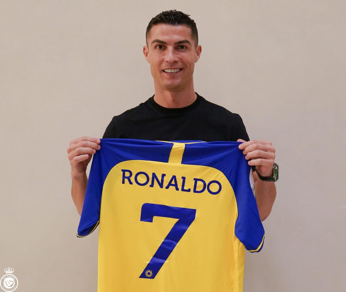 CRISTIANO RONALDO ALL’AL-NASSR FINO AL 2025: GUADAGNERÀ 200 MILIONI ALL’ANNO - 