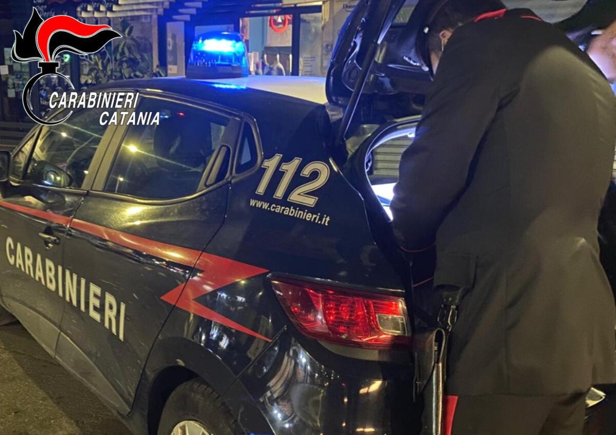 Catania. Controlli dei Carabinieri: attività commerciali e codice della Strada - 