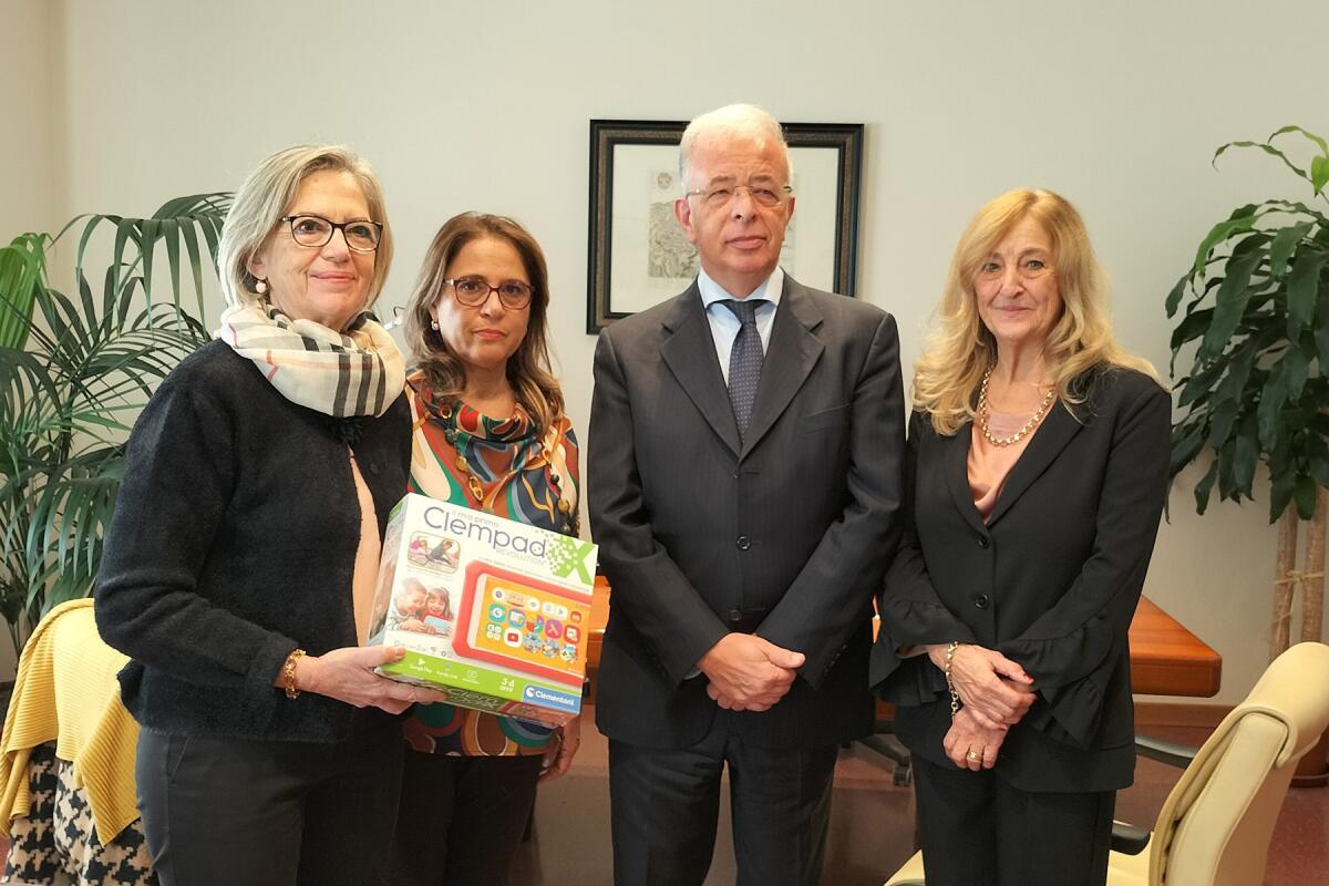 LA LEGA ITALIANA PER LA LOTTA CONTRO I TUMORI DI CATANIA DONA TRE TABLET ALLE PEDIATRIE DEGLI OSPEDALI CATANESI - 