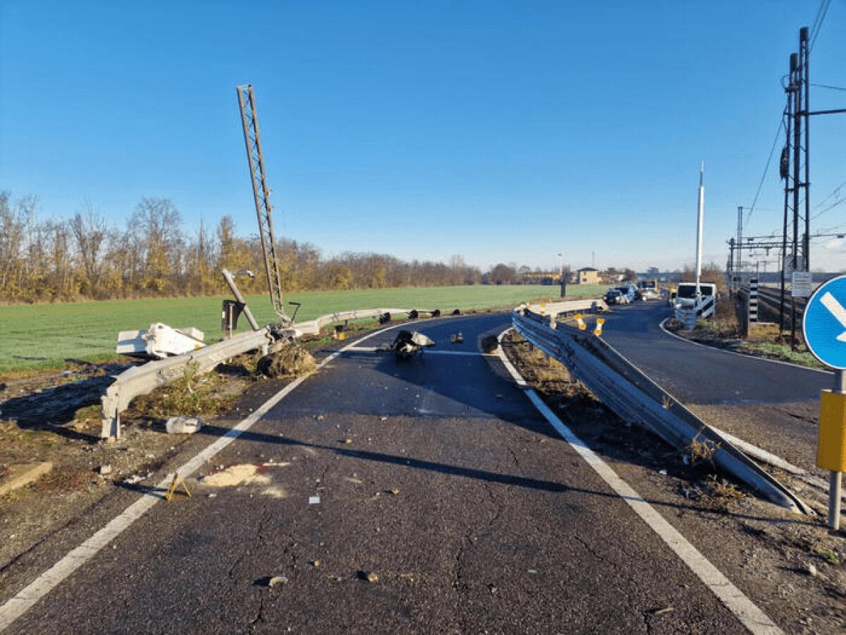 ALESSANDRIA. IN 7 IN AUTO SCAPPANO ALL’ALT DEI CARABINIERI E SI SCHIANTANO SU UN GUARD RAIL: MUOIONO 4 GIOVANI E TRE FERITI GRAVI - 