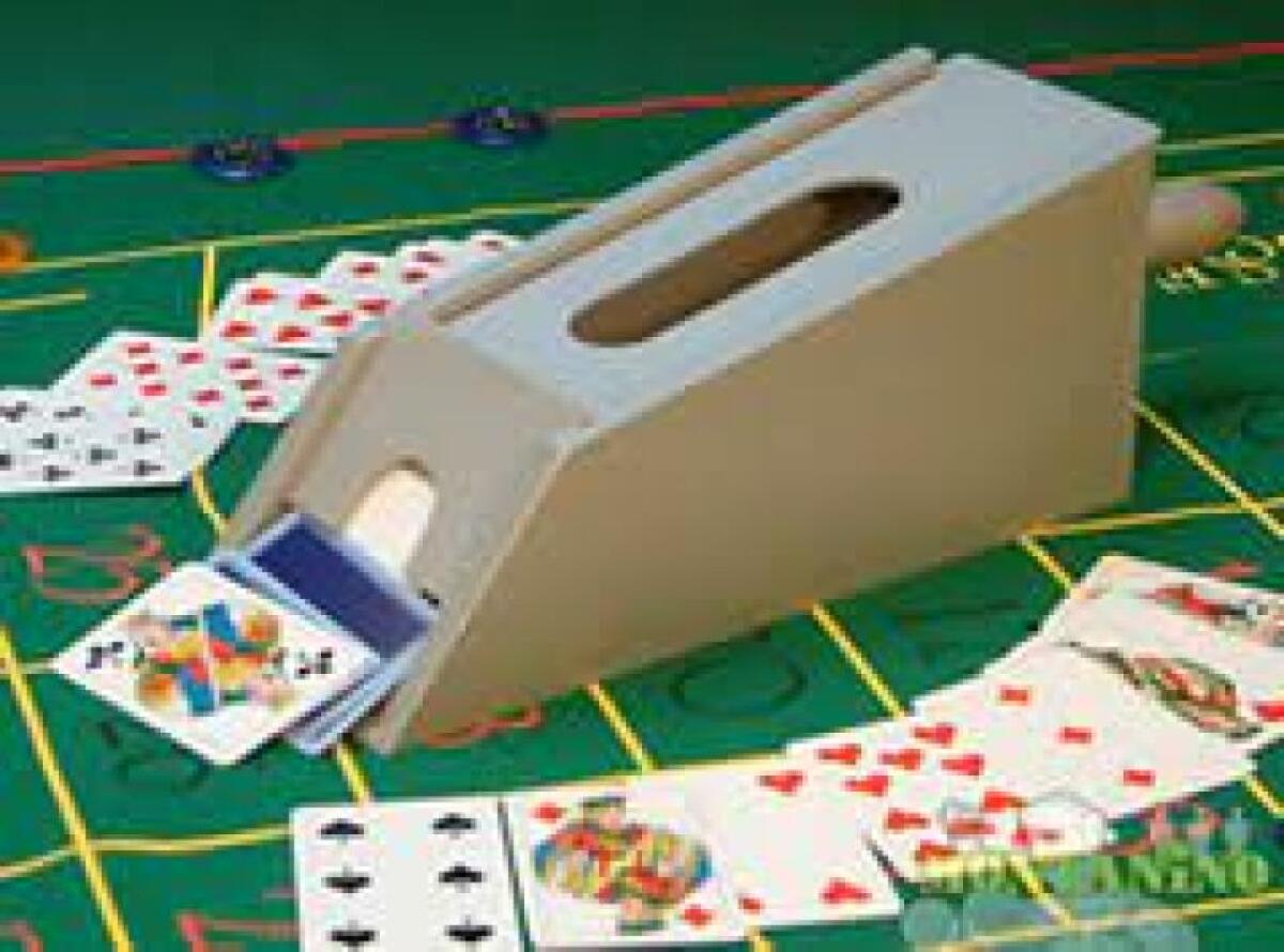 SCOPERTA BISCA CLANDESTINA A RAGUSA, CON 34MILA EURO SUL TAVOLO: VENTI DENUNCIATI E CIRCOLO CHIUSO - 