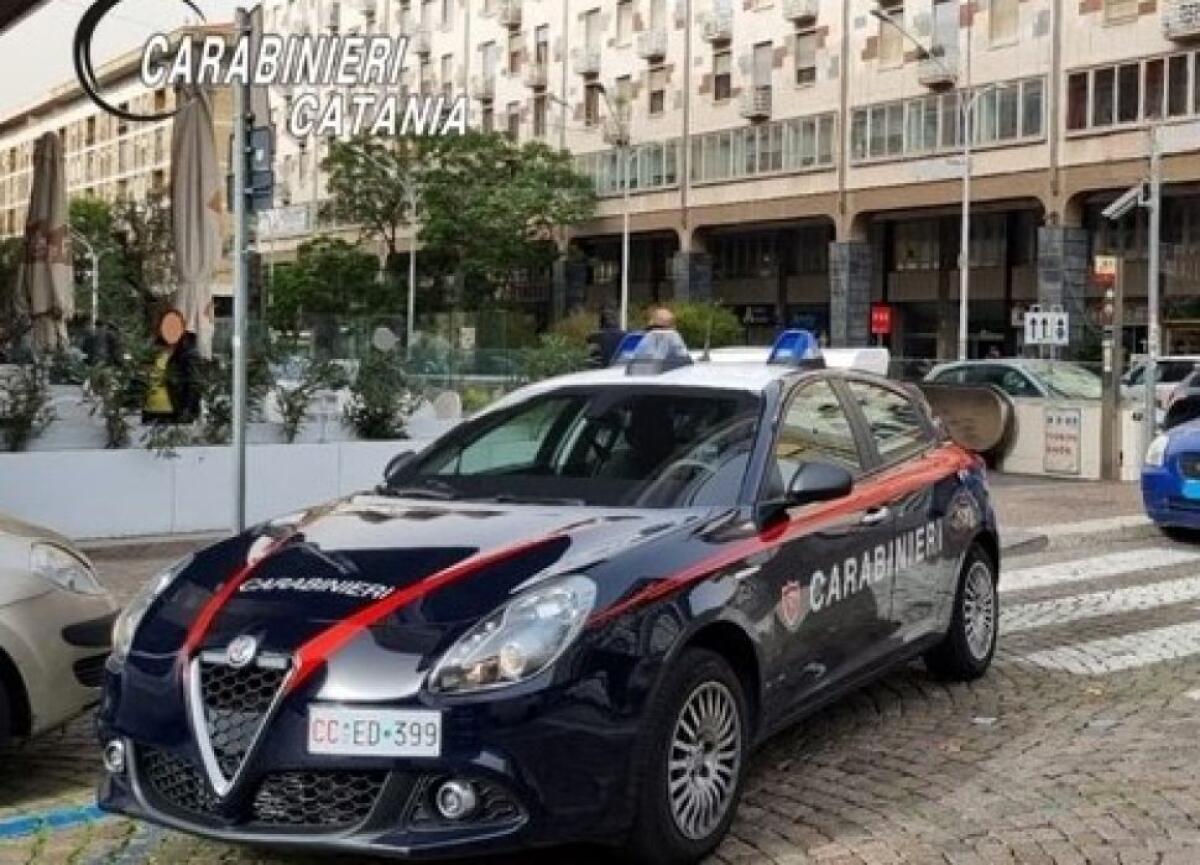 ARRESTATO 26ENNE PATERNESE SORPRESO A RUBARE UN PROFUMO IN UN NEGOZIO DI CATANIA - 