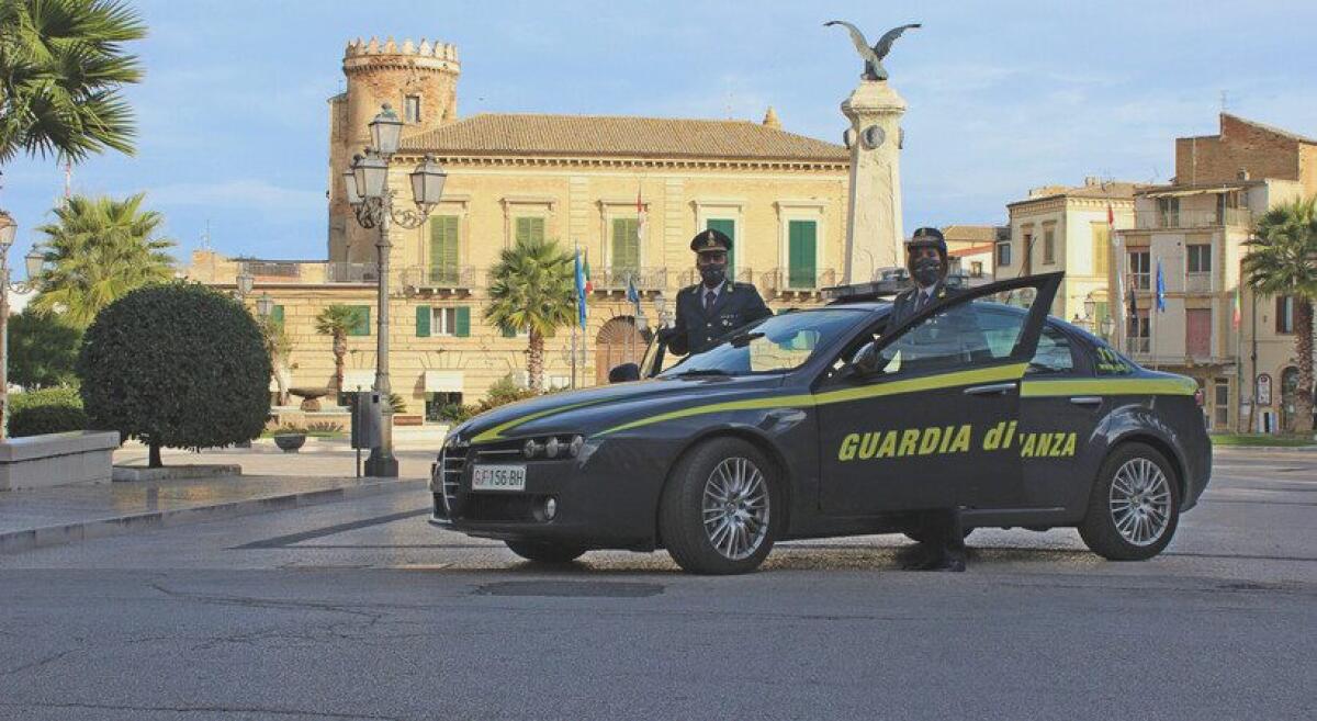 LANCIANO, VIVE IN UNA MEGA-VILLA CON 26 STANZE MA PERCEPISCE IL REDDITO DI CITTADINANZA - 