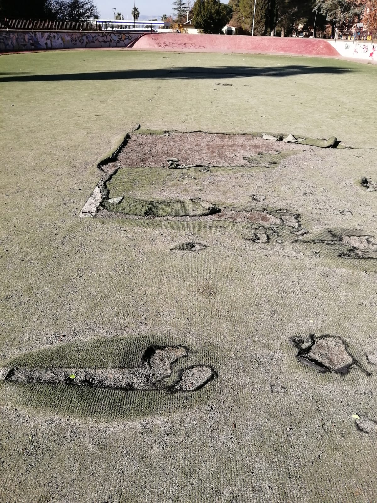 PATERNÒ, FOTODENUNCIA DEL LETTORE:"PERICOLO AL PARCO DEL SOLE"