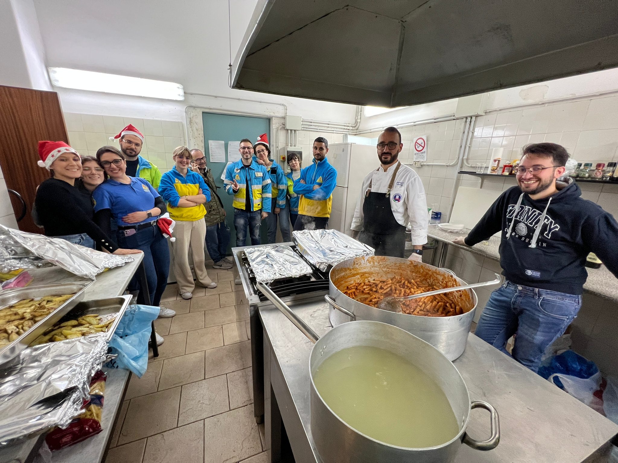 SANTA MARIA DI LICODIA. PRANZO DI SOLIDARIETA' ORAGANIZZATO DALLA MISERICORDIA