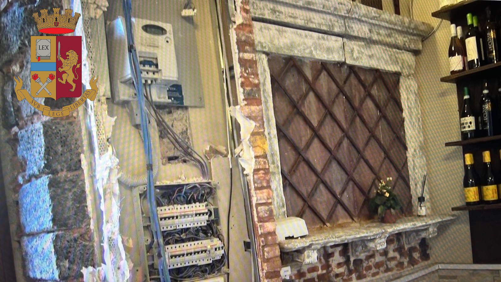 CATANIA: CONTROLLI E SANZIONI IN DUE RISTORANTI DI VIA GARIBALDI; OLTRE 100 KG DI ALIMENTI NON TRACCIATI