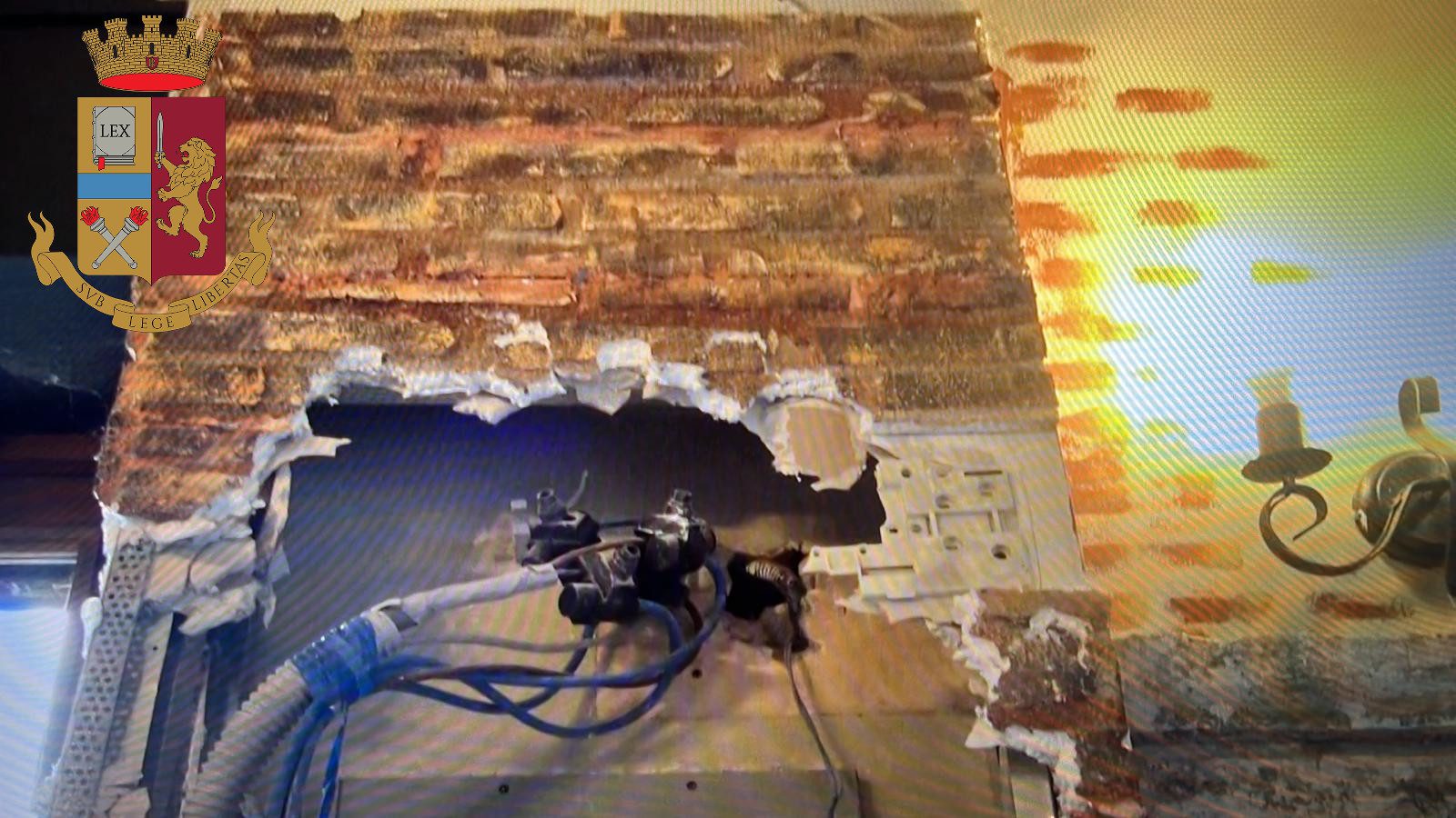 CATANIA: CONTROLLI E SANZIONI IN DUE RISTORANTI DI VIA GARIBALDI; OLTRE 100 KG DI ALIMENTI NON TRACCIATI