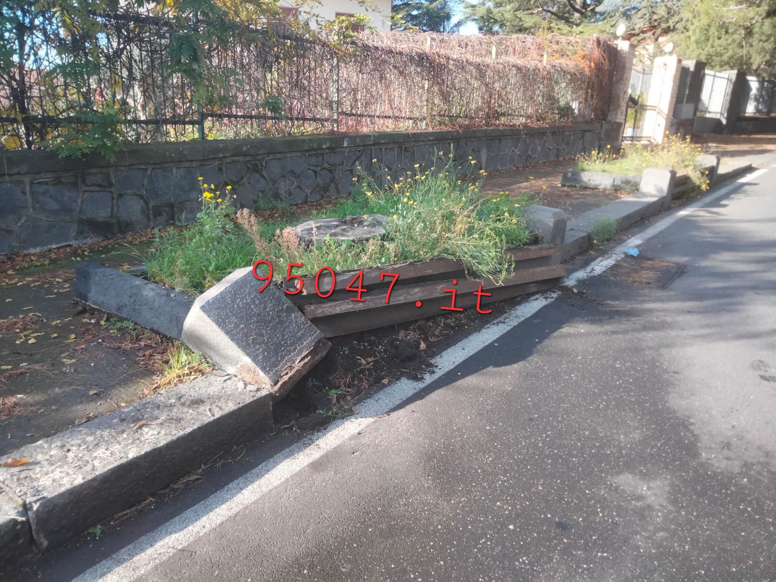 SCONTRO TRA AUTOCARRO ED AUTO SULLA SP56II IN TERRITORIO DI BELPASSO, 4 FERITI