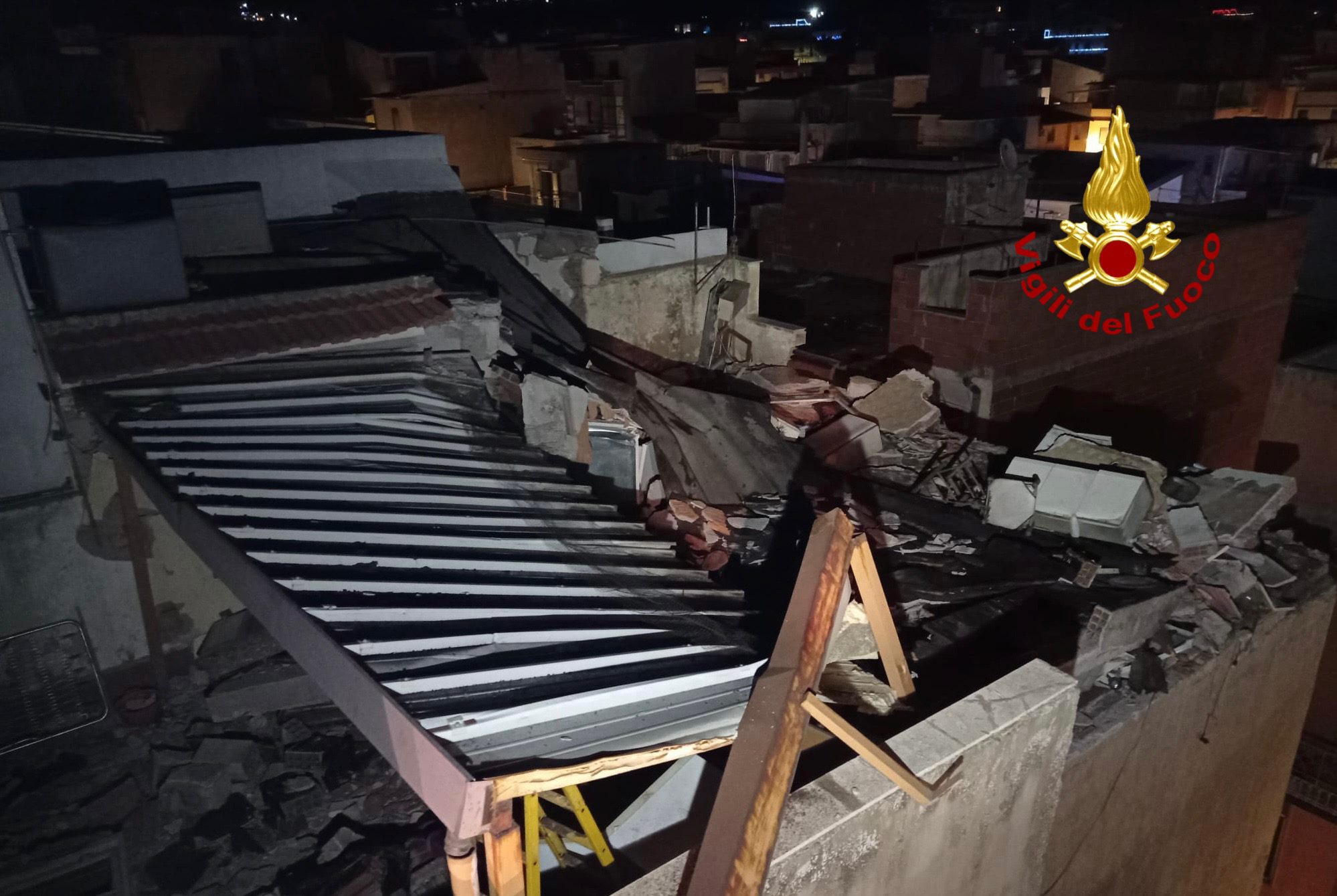 ADRANO. ESPLODE UNA BOMBOLA DI GAS IN UN'ABITAZIONE. GRAVE 27 ENNE