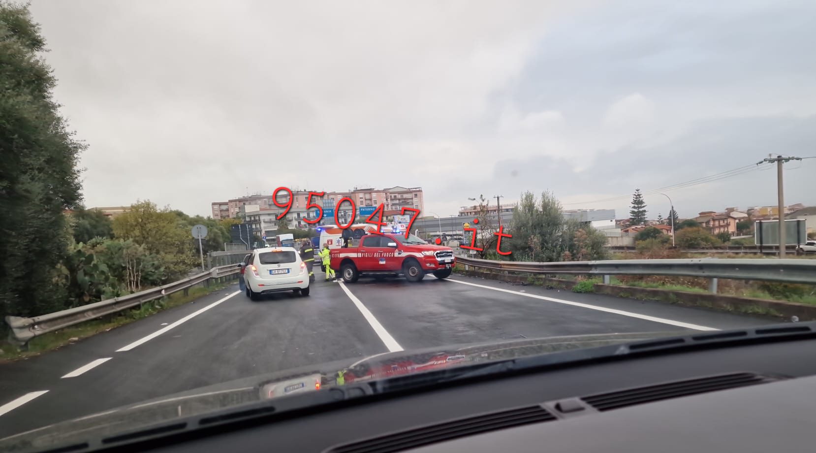 INCIDENTE NELLO SVINCOLO PATERNÒ DELLA SS121, DUE FERITI
