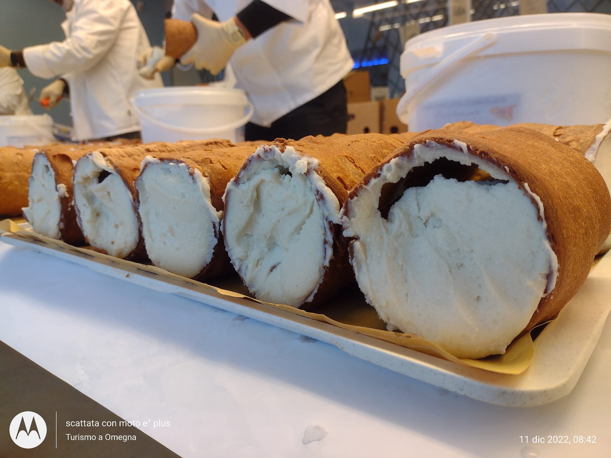 IL MAXI CANNOLO LUNGO OLTRE 30 METRI REALIZZATO DAL PATERNESE FRANCO DI PERNA