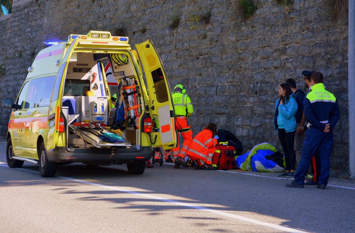 AGRIGENTO. INCIDENTE TRA AMBULANZA E AUTO: 3 FERITI, DUE ERANO SULL’AMBULANZA - 