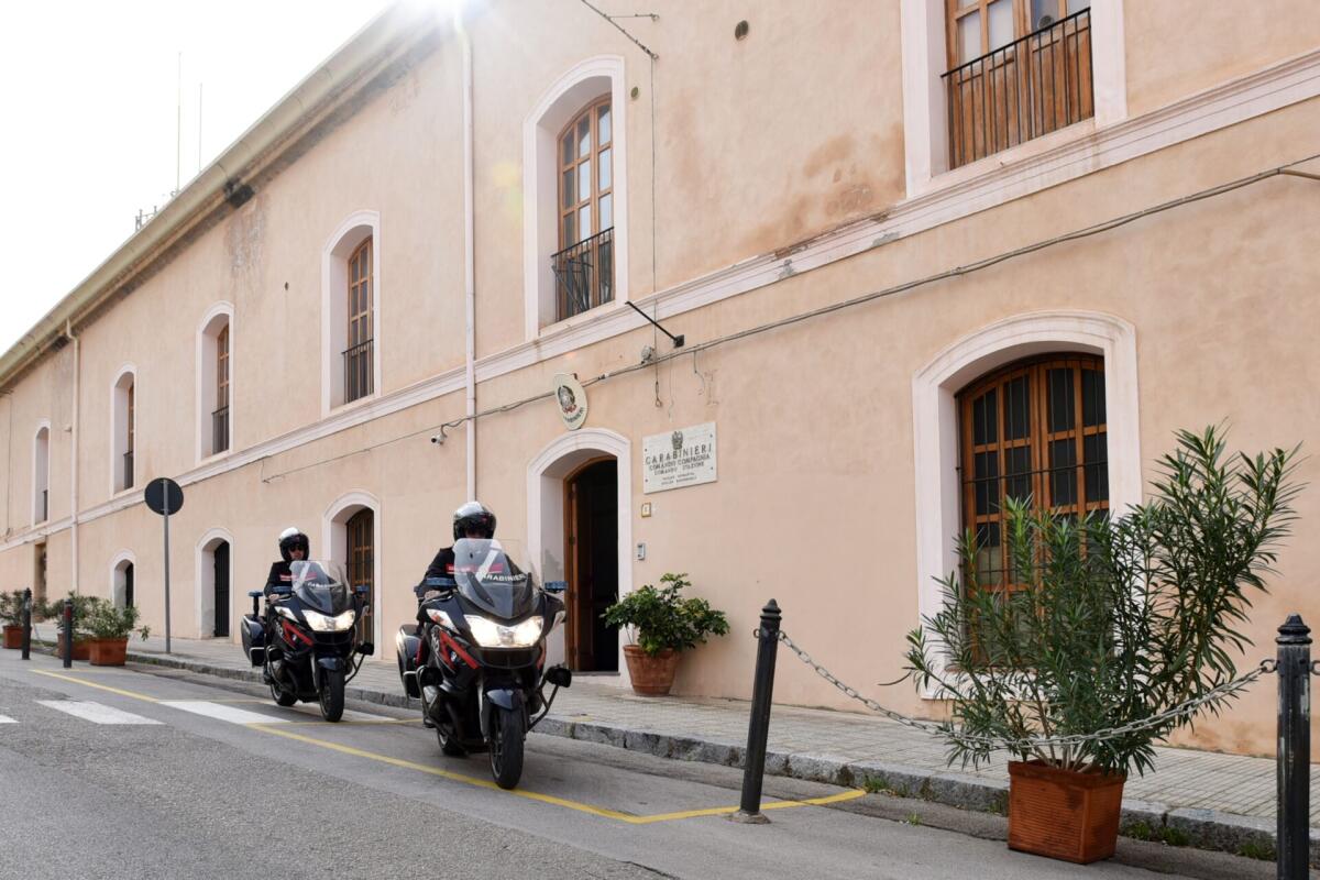 PALERMO. RUBANO 100 LITRI DI GASOLIO DA UN AUTOARTICOLATO IN SOSTA, DUE ARRESTI - 