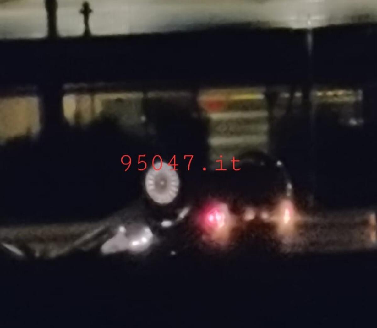 AUTO SI RIBALTA SULLA SS121, ILLESO IL CONDUCENTE - 