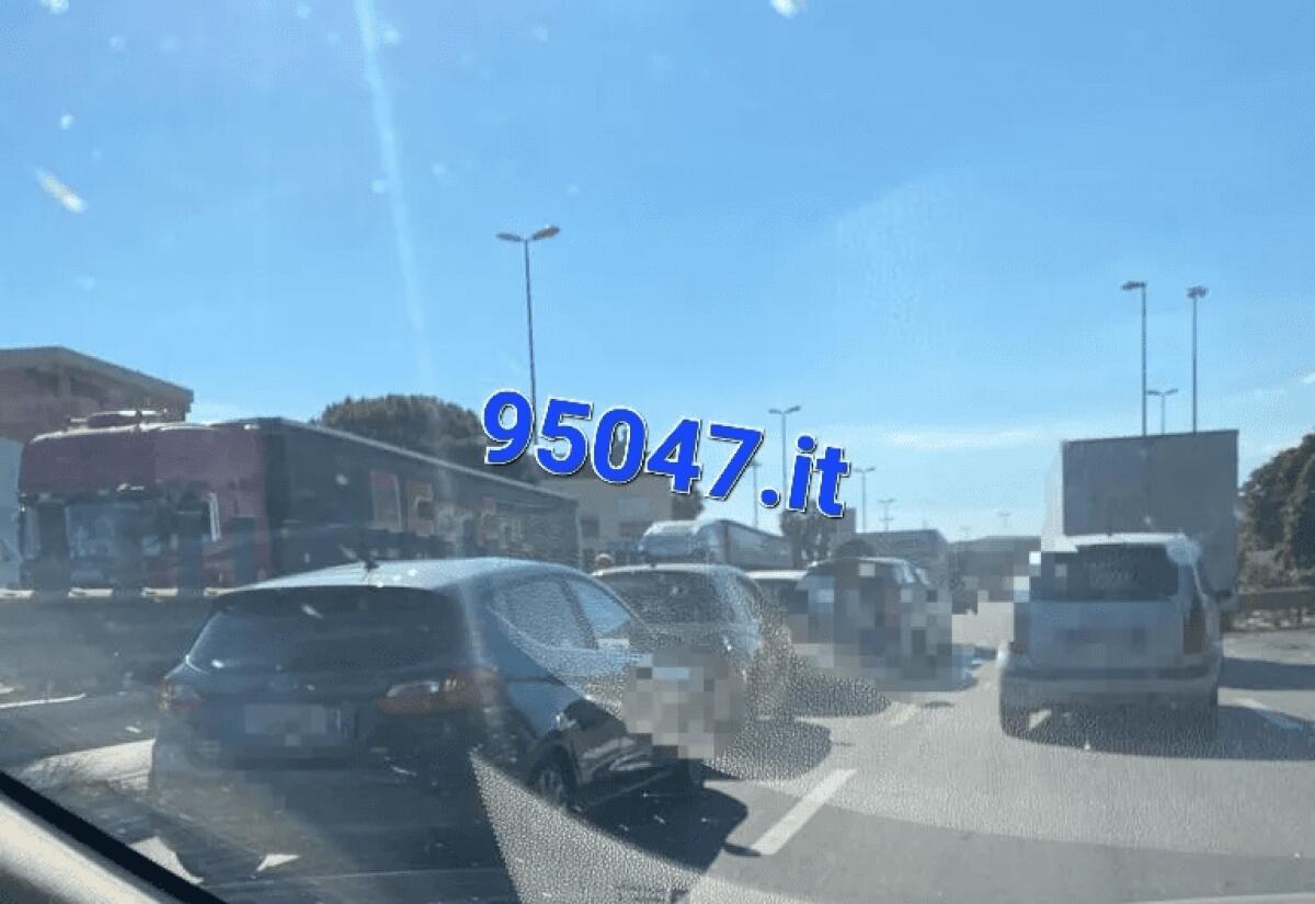 INCIDENTE A MISTERBIANCO SULLA SS121, CODE DIREZIONE PATERNO' - 