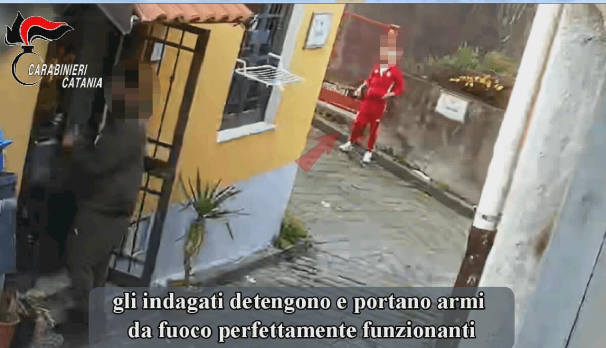 CATANIA. 'ARMATI E PERICOLOSI', BLITZ CC PER ARRESTARE DUE FRATELLI - 