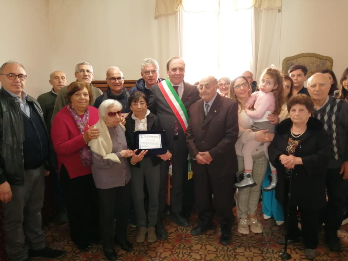 PATERNO': FESTA PER I 100 ANNI DEL SIG. MAGRI' ANGELO - 