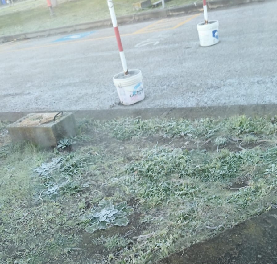 PATERNO': Strade ghiacciate: attenzione automobilisti, ma anche pedoni