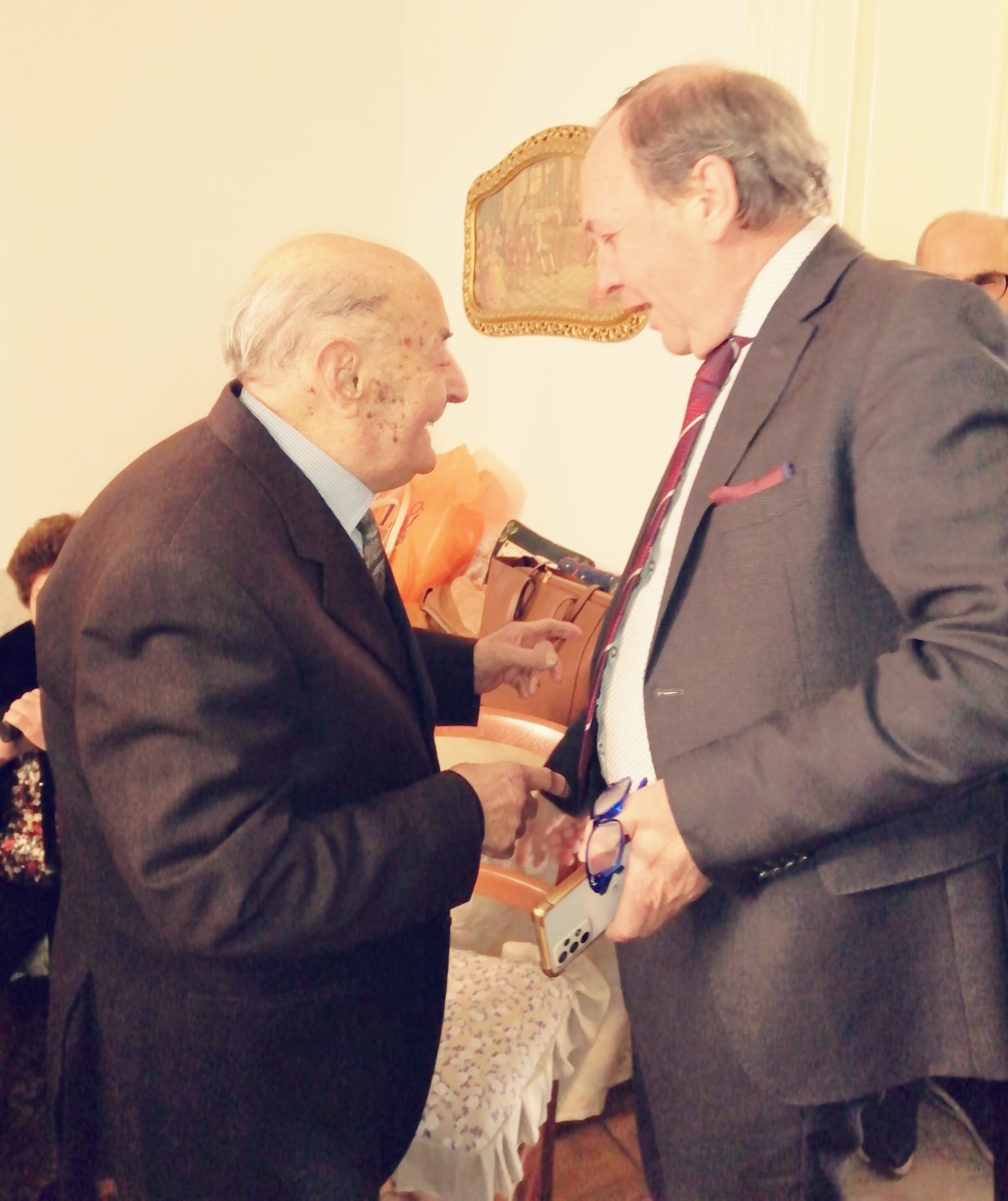 PATERNO': FESTA PER I 100 ANNI DEL SIG. MAGRI' ANGELO